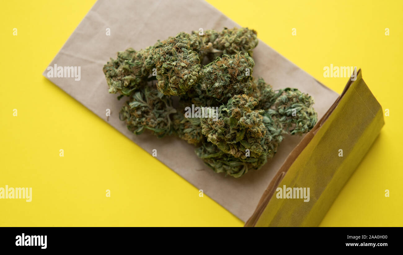 Marijuana cannabis bud up close hi-res stock photography and images - Alamy