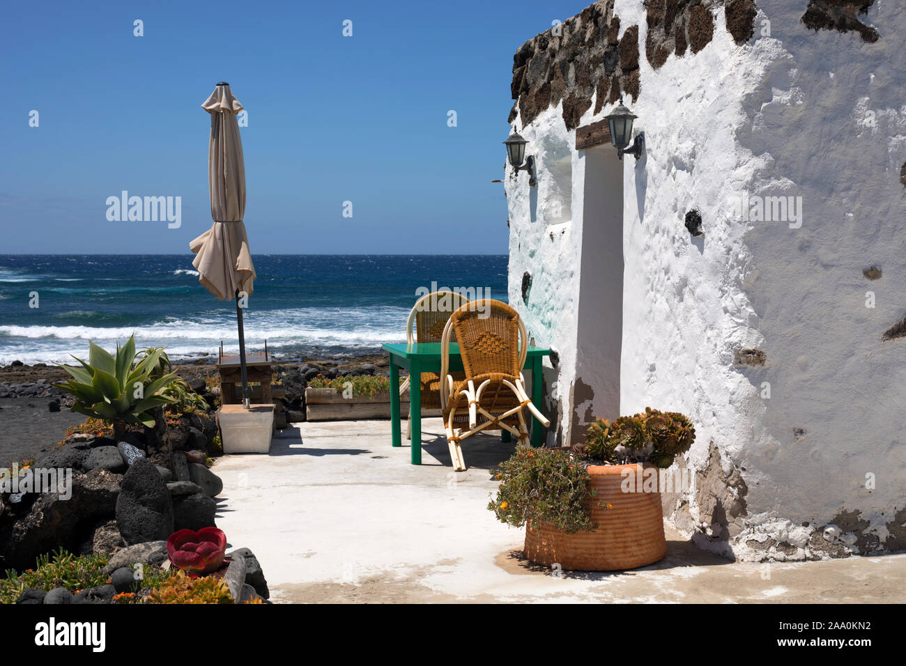 Small whitewashed finca in El Golfo, Lanzarote Stock Photo