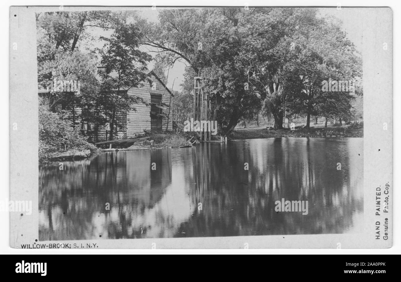 Log Cabin Lake Black And White Stock Photos Images Alamy