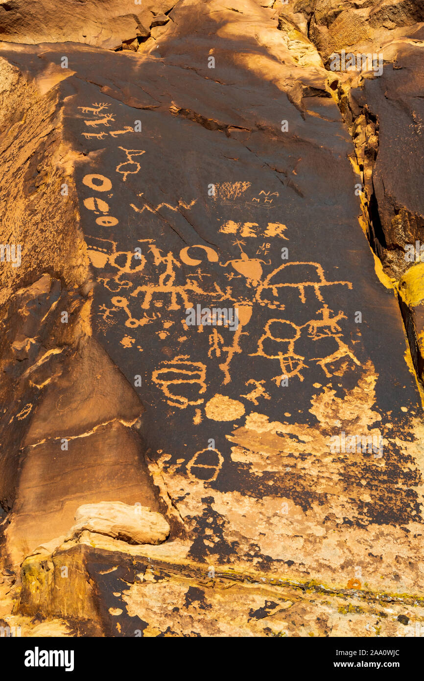 Newspaper Rock Petroglyphs, Canyonlands, Utah Stock Photo Alamy