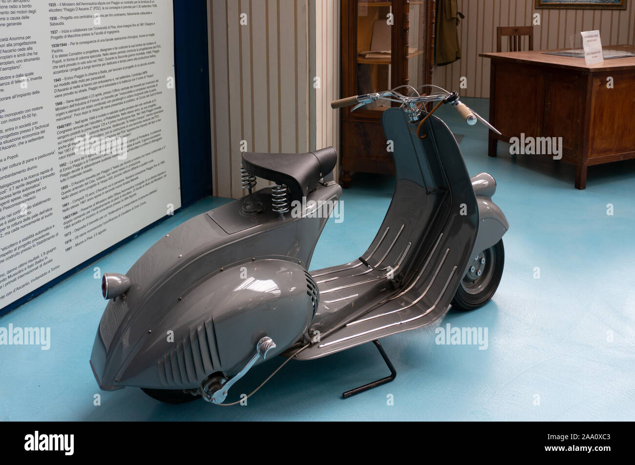 1945 - 1946 prototype MP6 Vespa scooter, Vespa Museum at the Piaggio  factory, Pontedera, Italy Stock Photo - Alamy