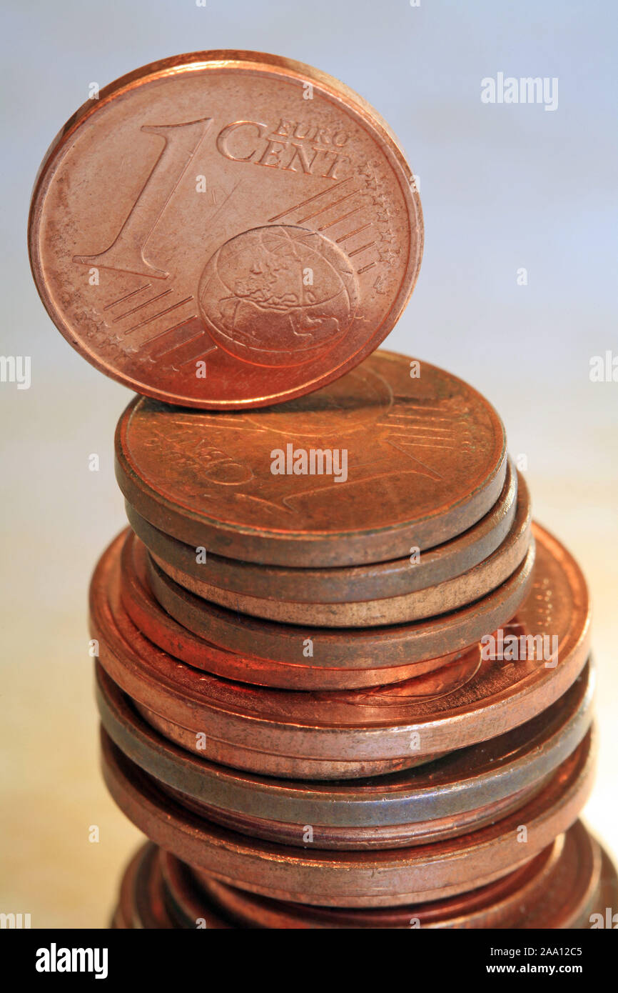 Gestapelte Eurocent Münzen / Piled eurocent coins Stock Photo