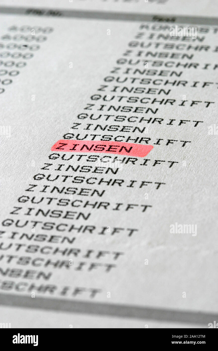 Kontoauszug mit Gutschrift und Zinsen / Statement of account with credit memo and interest Stock Photo