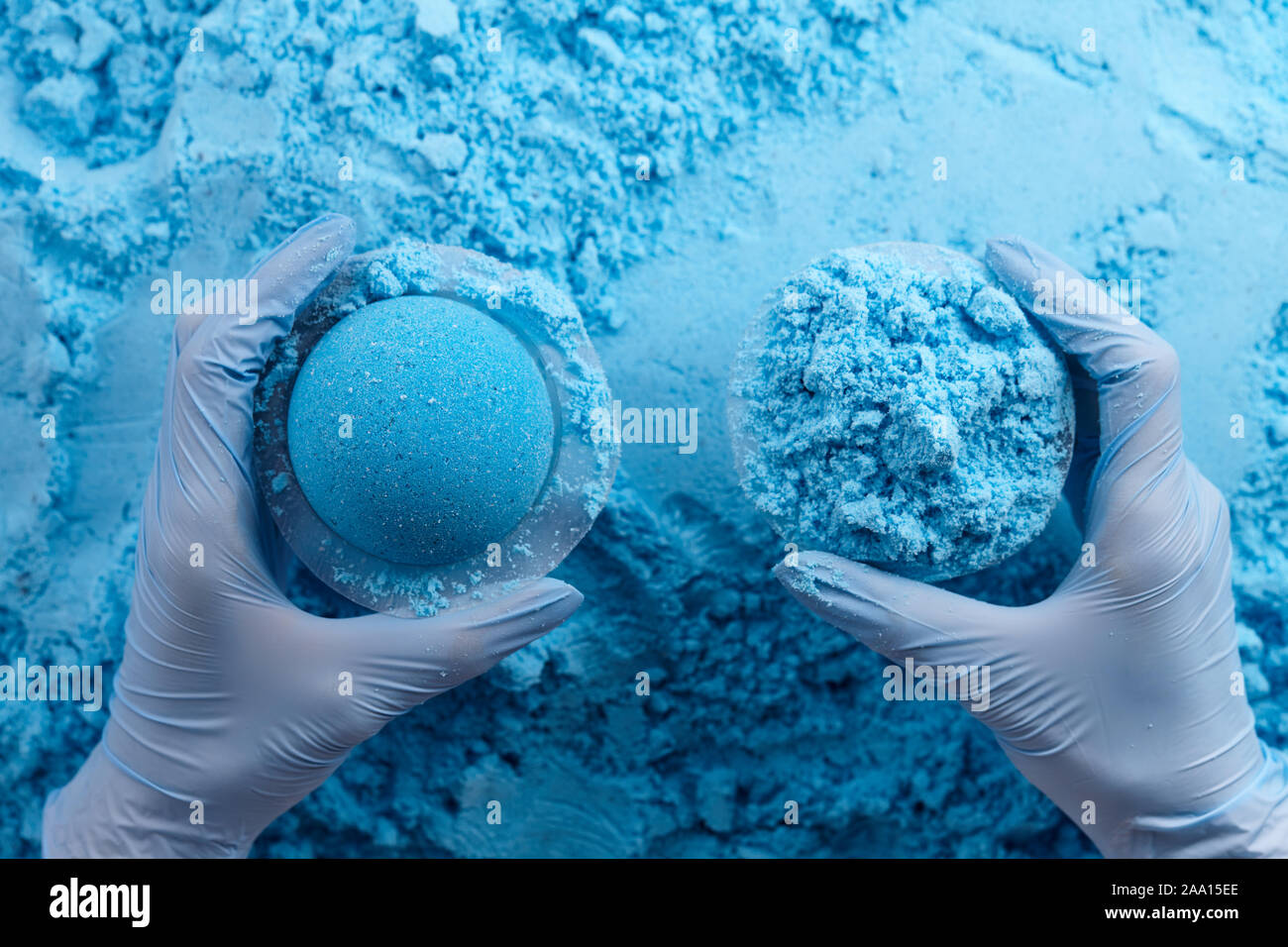 Making bath bomb from dry mixture Stock Photo Alamy