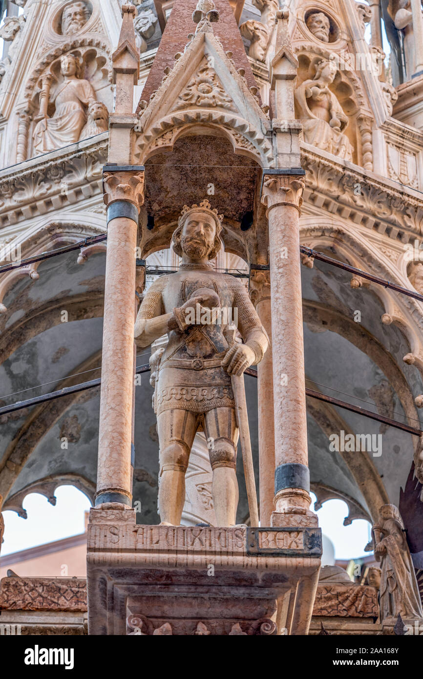Verona, Italy - August 7, 2019: Exterior statue of Rromeo of Casa di Romeo, Romeo's house Stock Photo