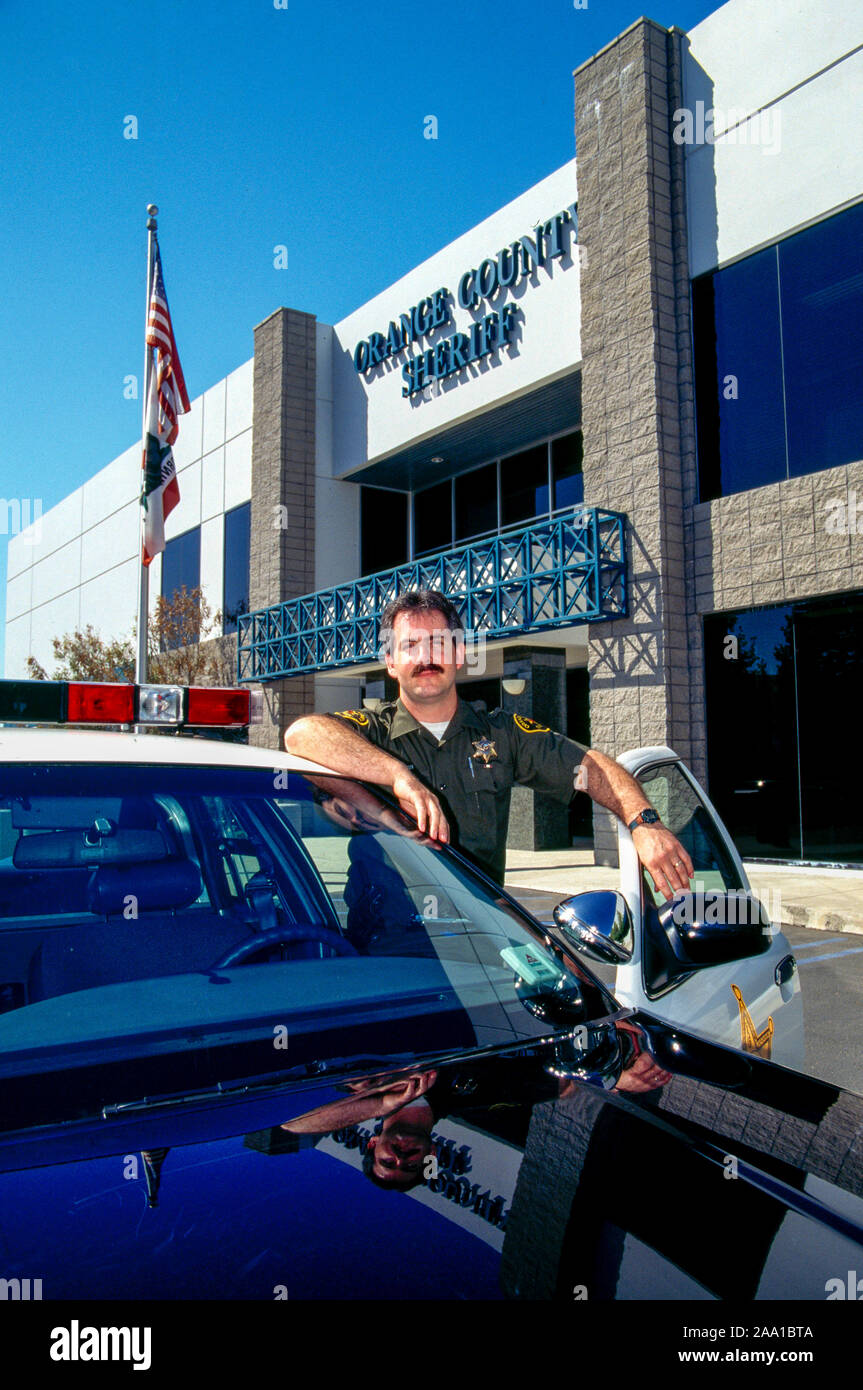 Sheriffs uniform hires stock photography and images Alamy
