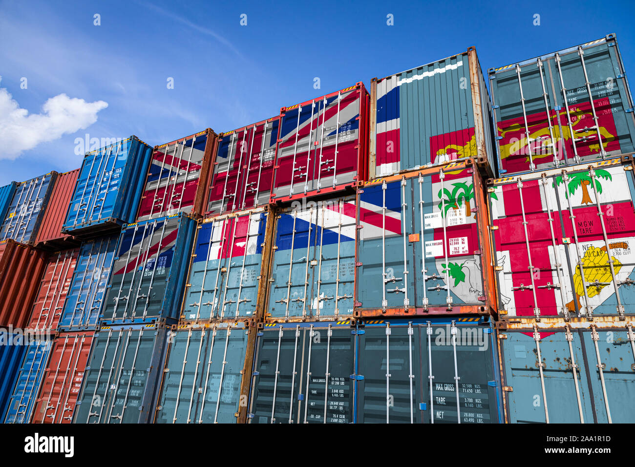 Country flag ship containers hi-res stock photography and images - Alamy