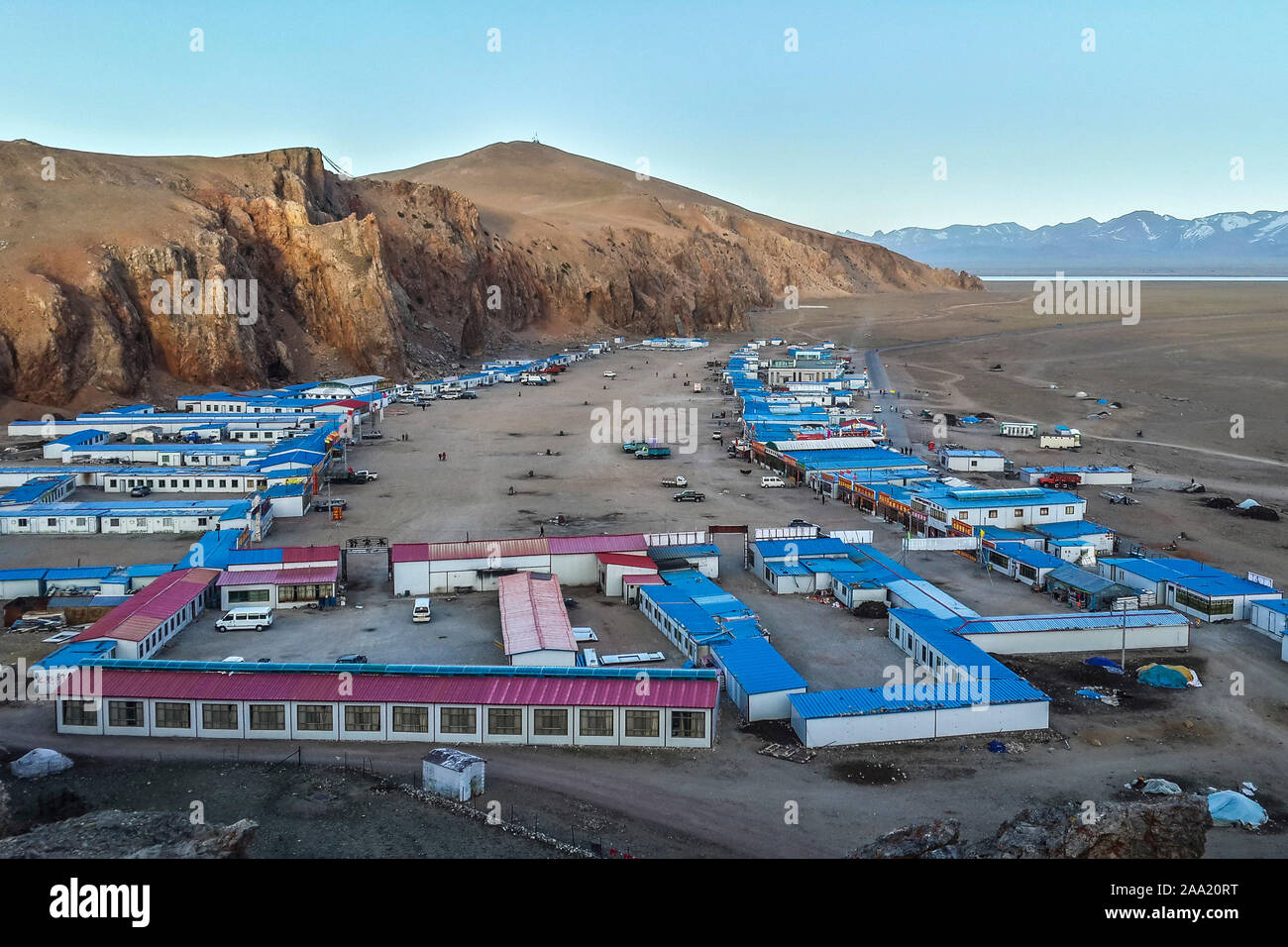 Container-like accommodation for tourists and pilgrims at Namtso Lake, a holy salt lake in the Tibet.  Namtso is Tibetan for 'Heavenly :Lake'. Stock Photo