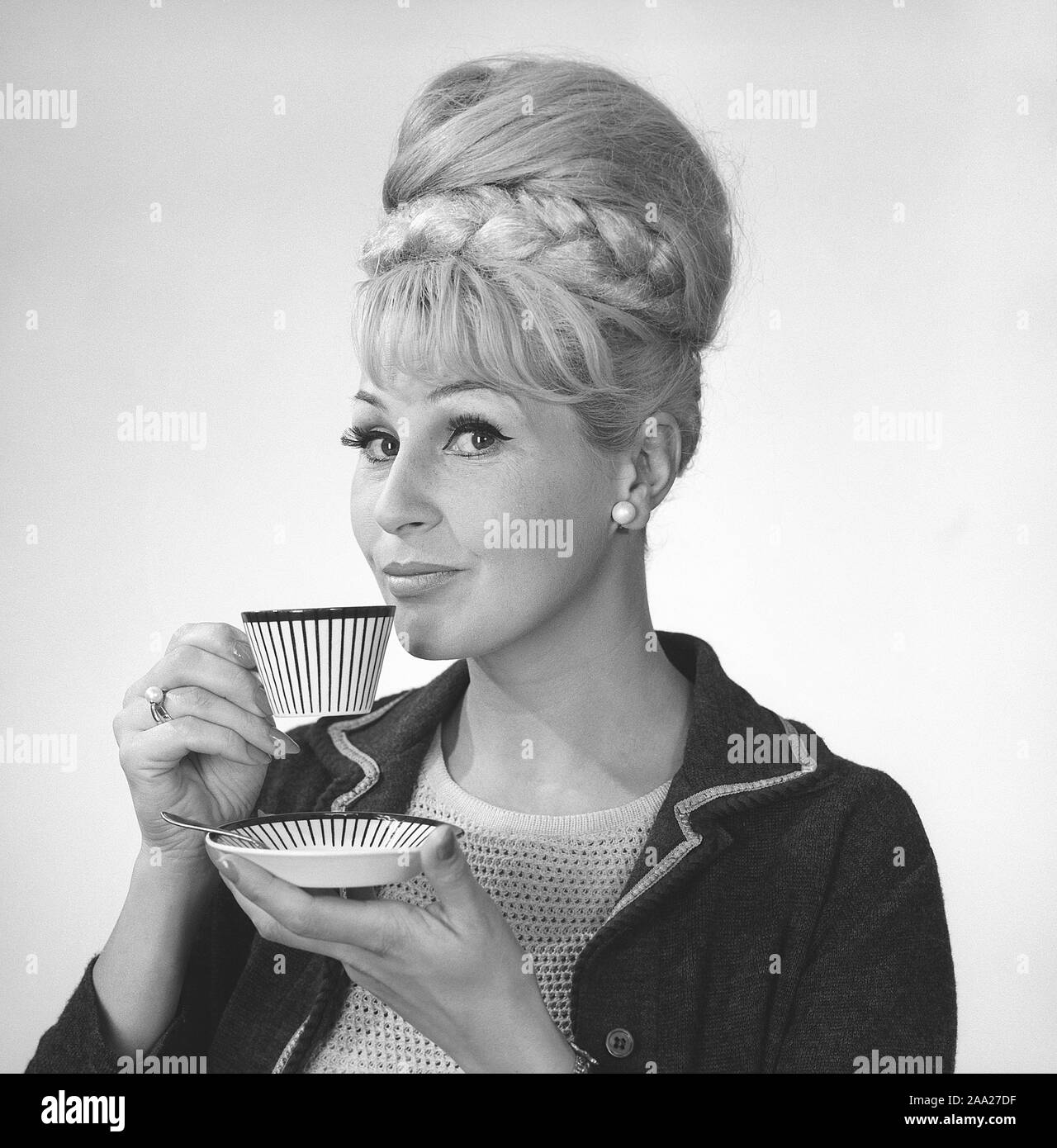 Womens Fashion 60s Hair Style Stock Photos Womens Fashion 60s