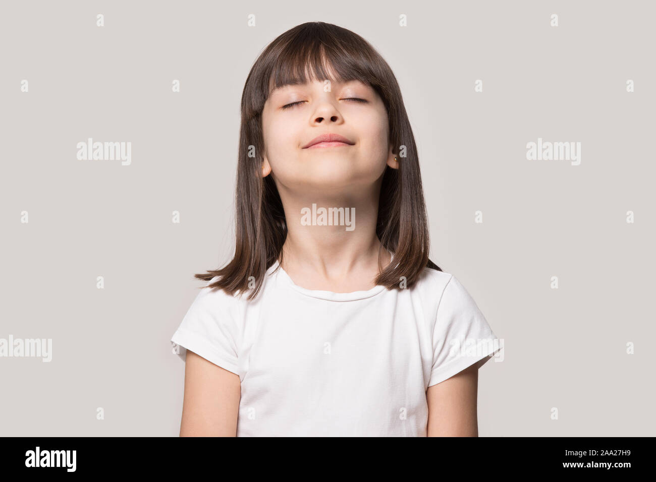 Brown girl yoga hi-res stock photography and images - Alamy