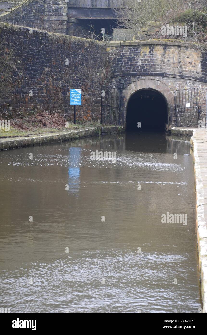 Standedge crossing hires stock photography and images Alamy