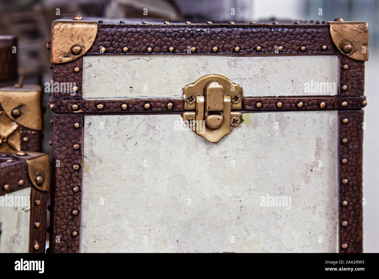 Old fashioned travel bag valise hires stock photography and images Alamy