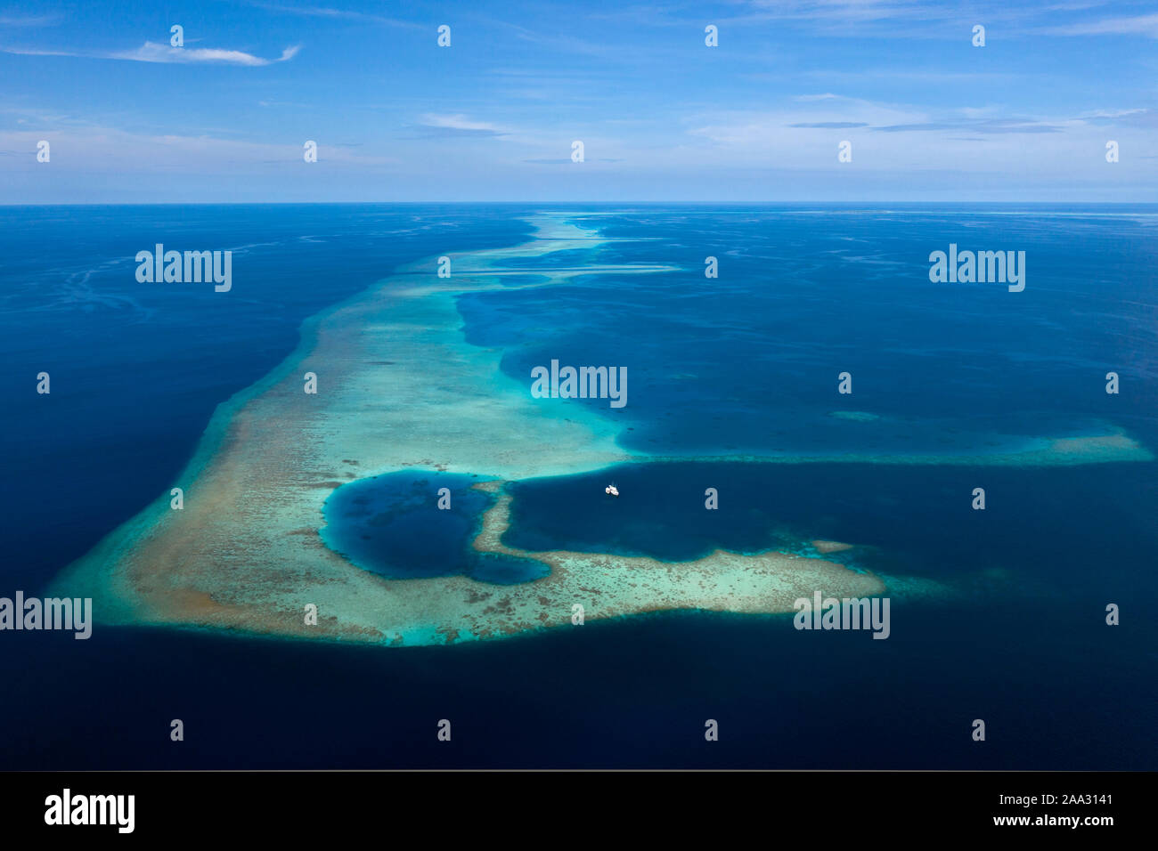 Liveaboard anchoring in Lagoon, Felidhu Atoll, Indian Ocean, Maldives Stock Photo