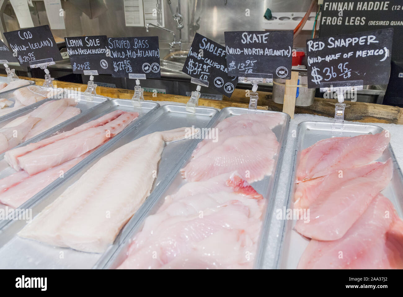 Fish market usa display hi-res stock photography and images - Alamy