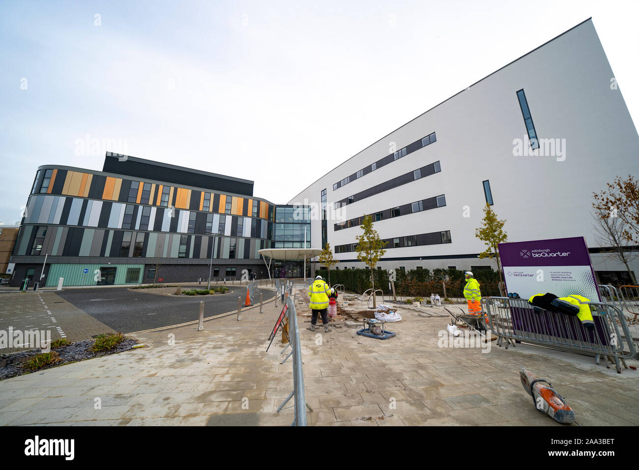Exterior view of the new controversial unfinished and much-delayed NHS Royal Hospital for Children and Young People in Edinburgh, Scotland, UK Stock Photo