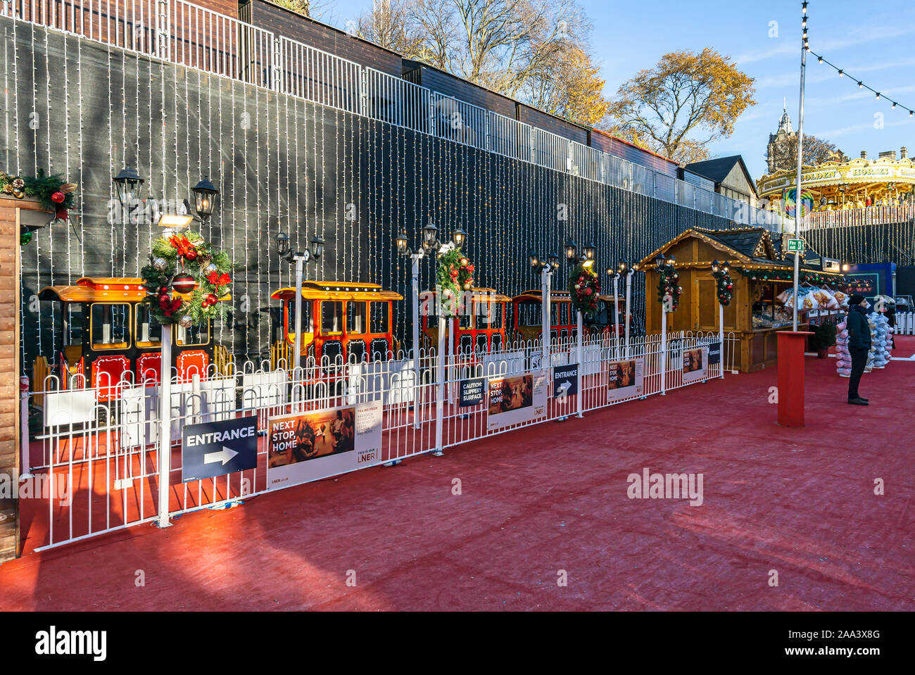 Christmas train uk hi-res stock photography and images - Alamy