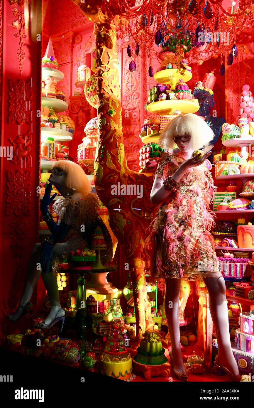 New York, N.Y/USA – 21st Nov. 2021: The window display for the holiday  season at the Bergdorf Goodman department store. (Credit: Gordon  Donovan/Alamy Stock Photo - Alamy