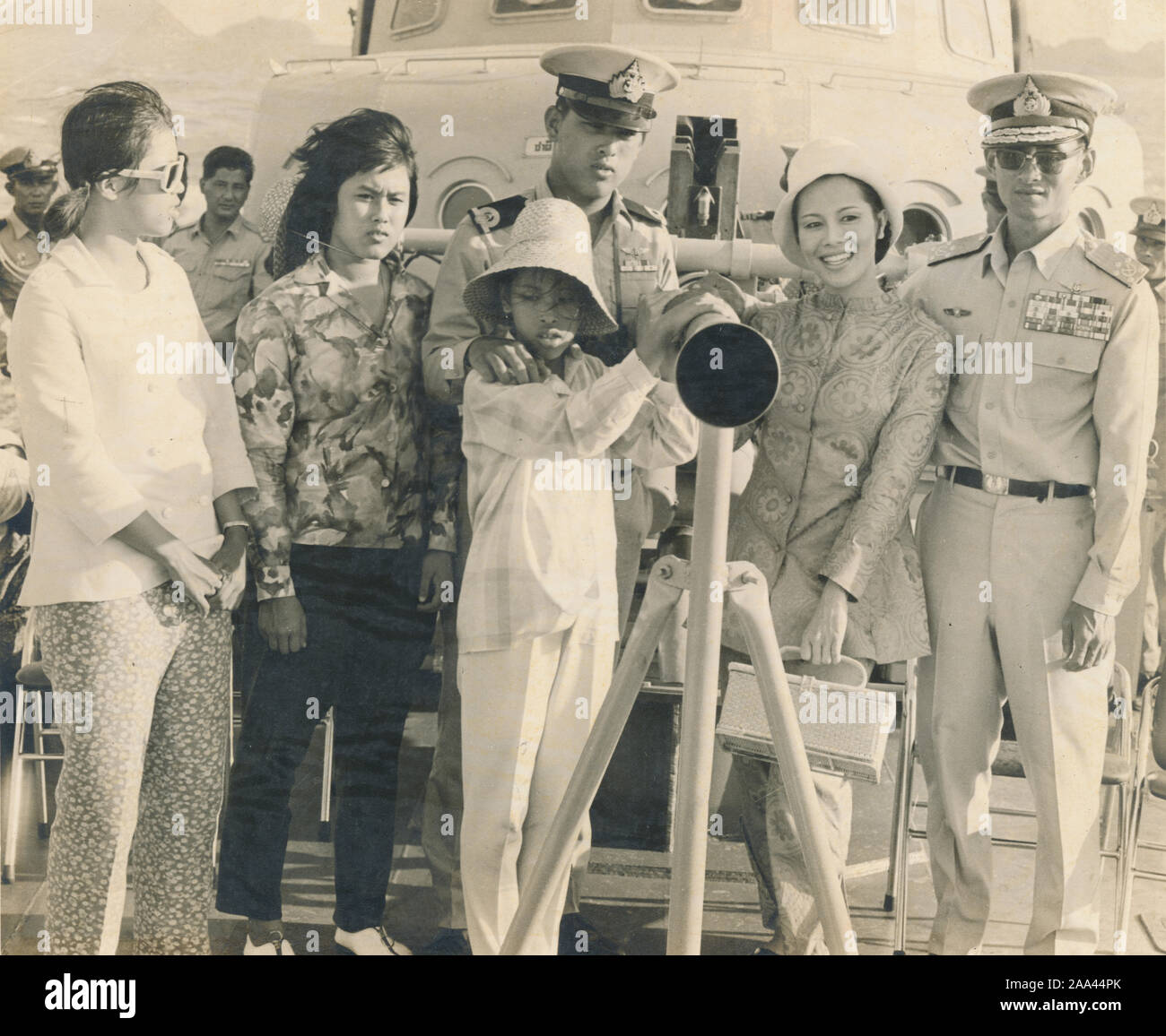King of Thailand Bhumibol ADULYADEJ with his family and King Maha Vajiralongkorn Bodindradebayavarangkun Stock Photo