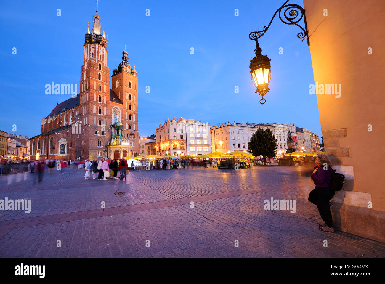 St. Mary's Basilica at the Central Market Square (Rynek) of the Old Town of Krakow. It is a Unesco World Heritage Site. Krakow, Poland Stock Photo