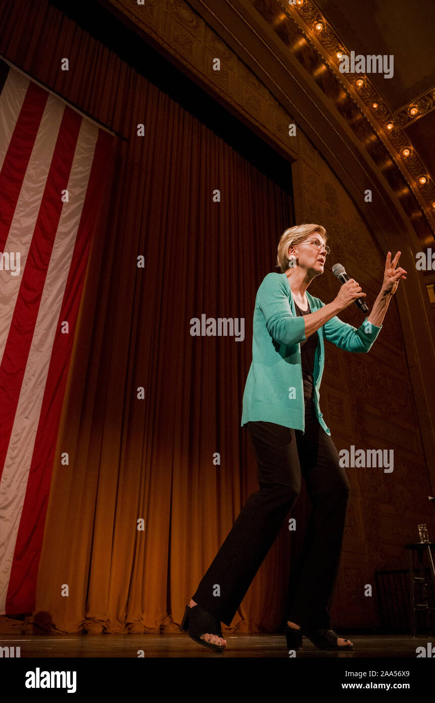 Democratic Party presidential candidate Elizabeth Warren delivers her stump speech to a full Auditorium Theatre in Chicago, Illinois, USA 29 June 2019 Stock Photo