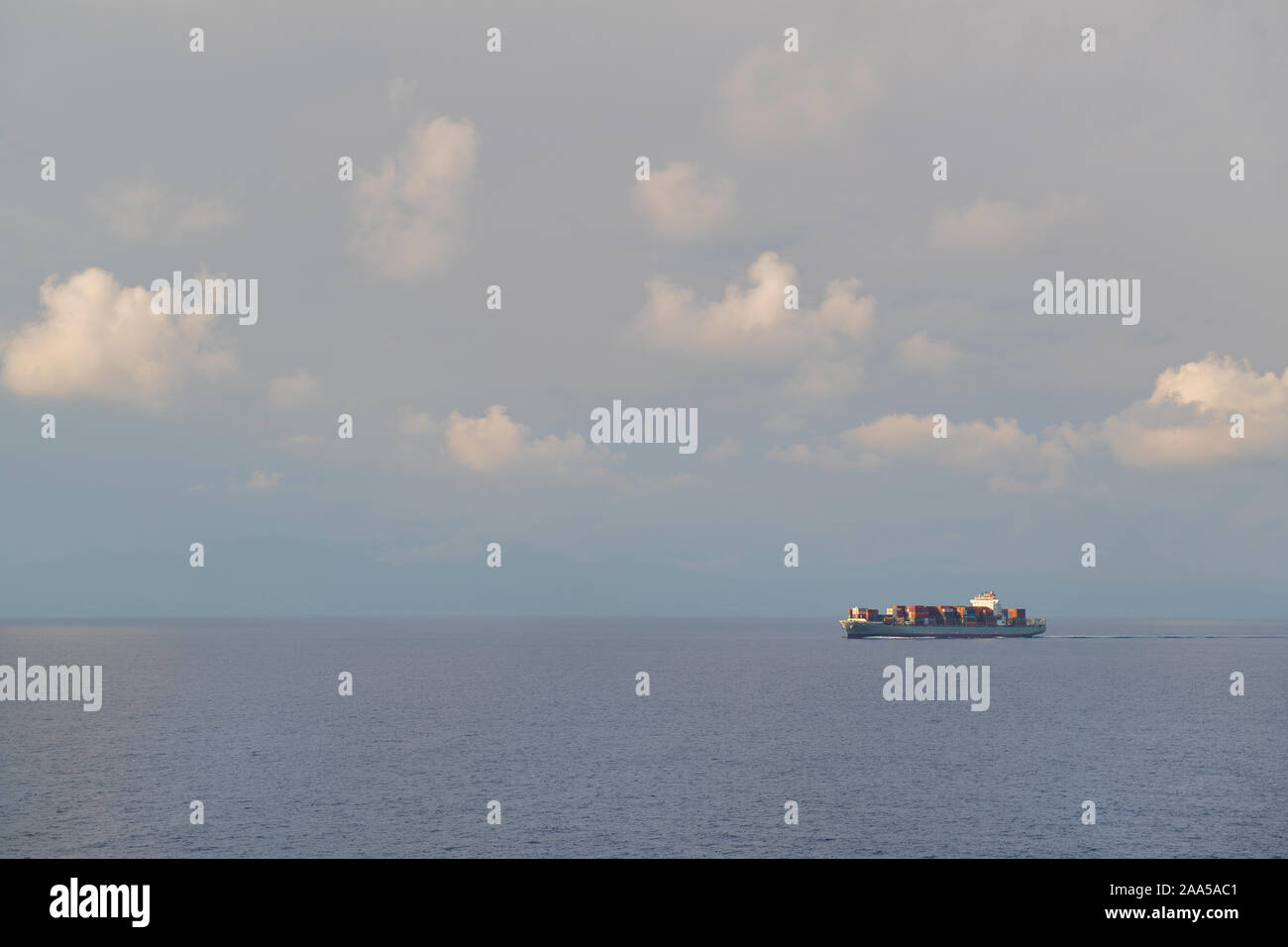 Big container ship full hi-res stock photography and images - Alamy
