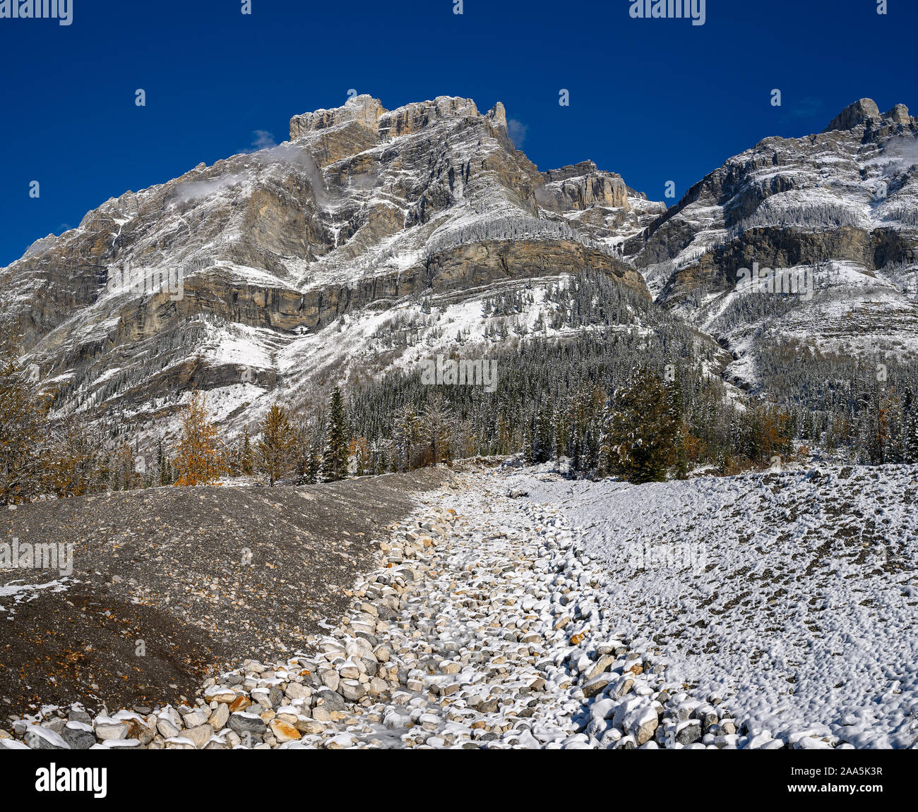 Mount Wilson, Icefields Parkway and North Saskatchewan River Valley, Banff National Park, Alberta, Canada Stock Photo