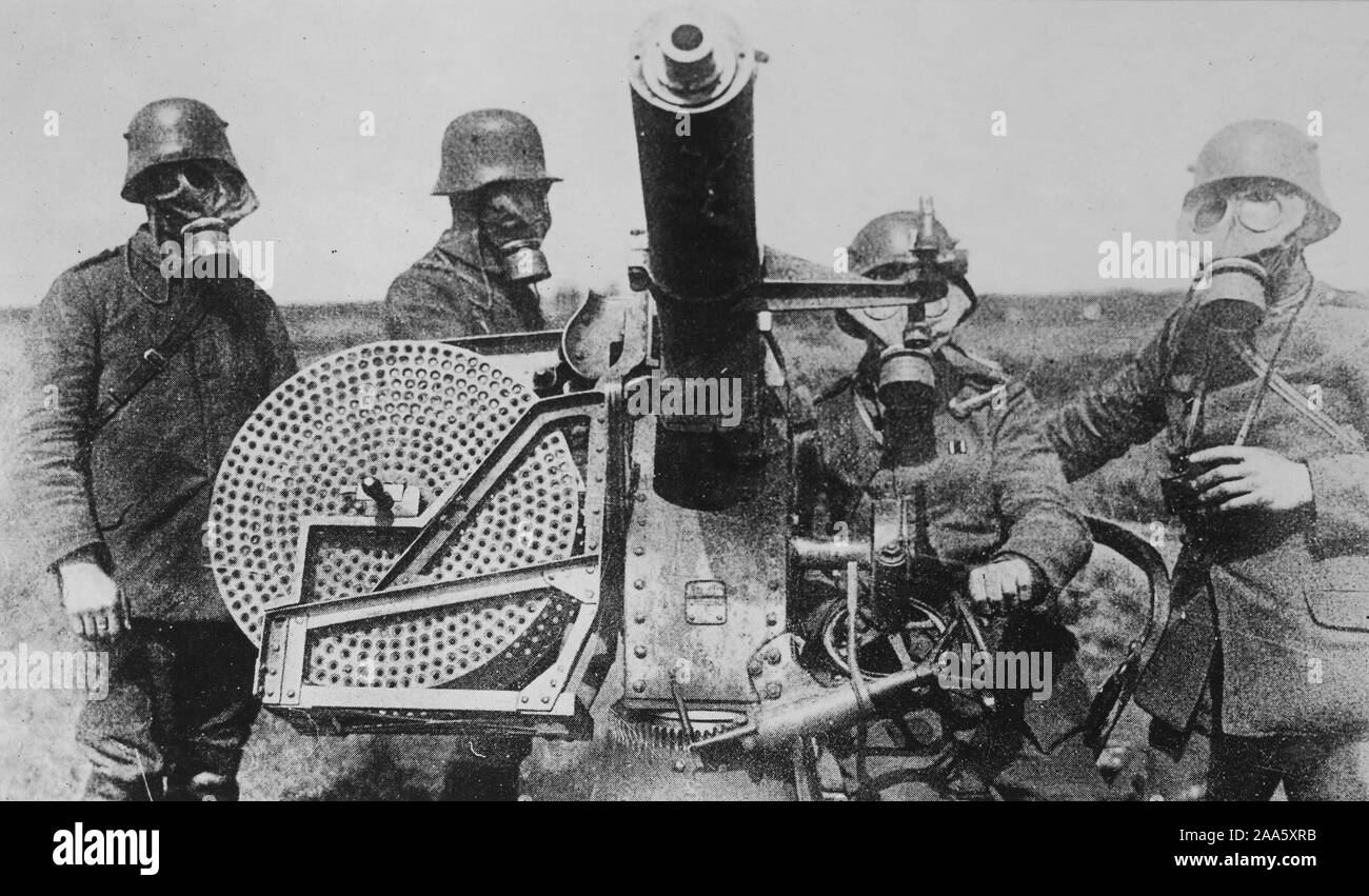 1918 - New German machine gun which fires small shells with amazing rapidity according to report Stock Photo