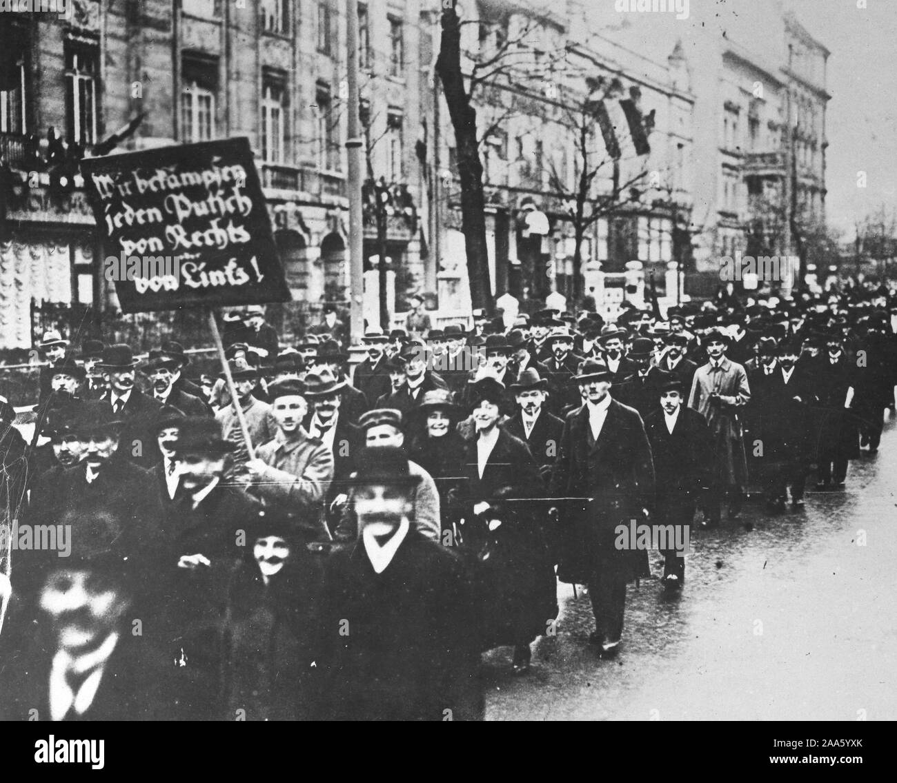 German Revolution - Anti-Spartacan s of the German Democratic Party passing through Bellevue Street, Berlin, Germany ca. 1918-1919 Stock Photo