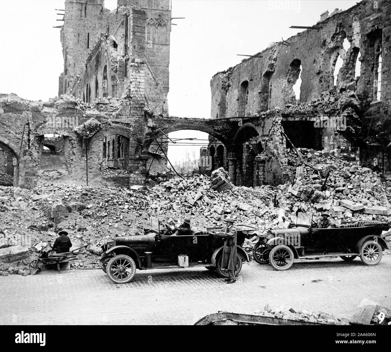 D. W. Griffith's 'Hearts Of The World.' Ruins of the Cloth Hall of Ypres, Belgium ca. 1917-1918 Stock Photo