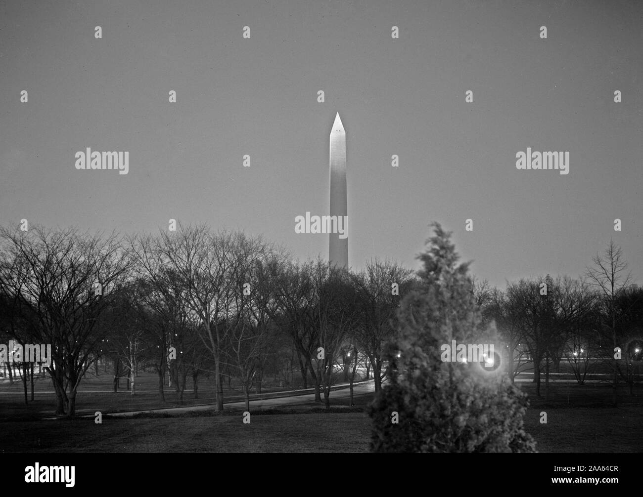 Archival washington monument hi-res stock photography and images - Alamy