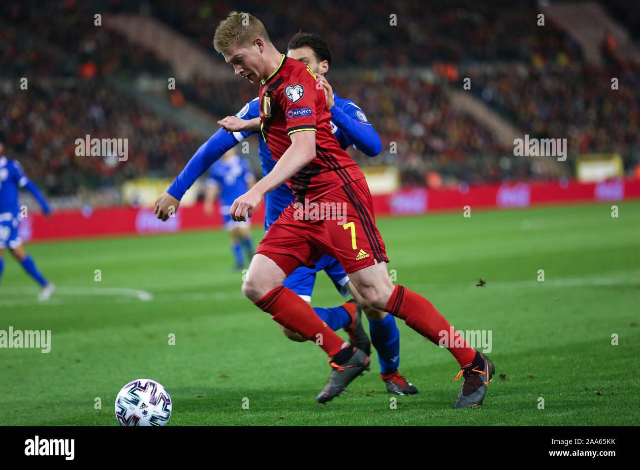 Brussels, Belgium. 19th Nov, 2019. Kevin De Bruyne of Belgium (Front) competes during a UEFA Euro 2020 group I qualifying match between Belgium and Cyprus in Brussels, Belgium, Nov. 19, 2019. Credit: Zhang Cheng/Xinhua/Alamy Live News Stock Photo