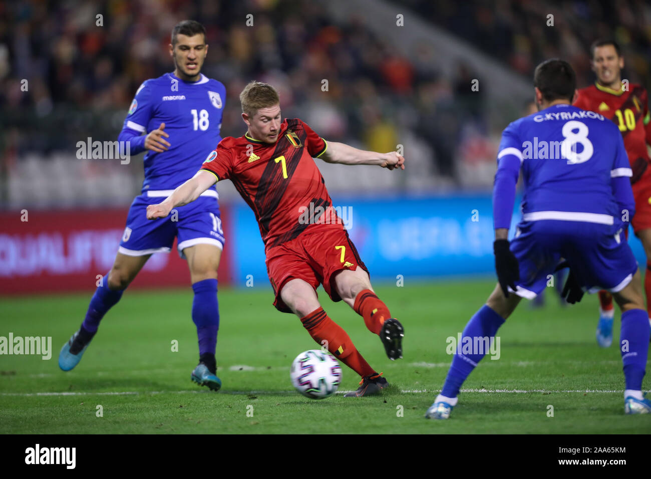 Brussels, Belgium. 19th Nov, 2019. Kevin De Bruyne of Belgium (2nd L) competes during a UEFA Euro 2020 group I qualifying match between Belgium and Cyprus in Brussels, Belgium, Nov. 19, 2019. Credit: Zhang Cheng/Xinhua/Alamy Live News Stock Photo