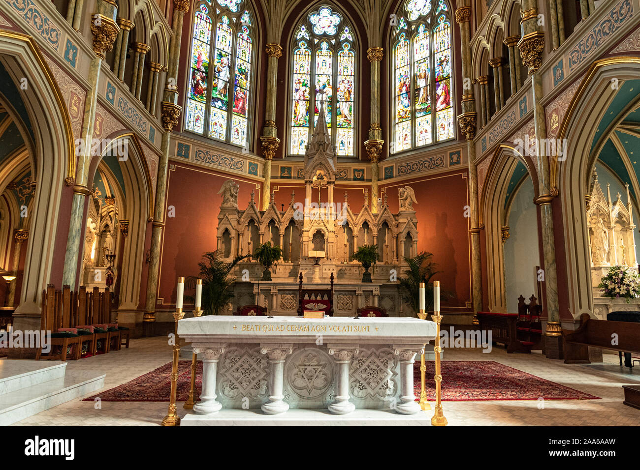 St. John the Baptist altar and sanctuary Stock Photo Alamy