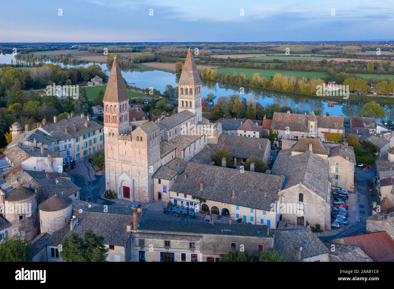 France, Saone et Loire, Tournus, Saint Philibert abbatial church and Saone river (aerial view) // France, Saône-et-Loire (71), Tournus, église abbatia Stock Photo