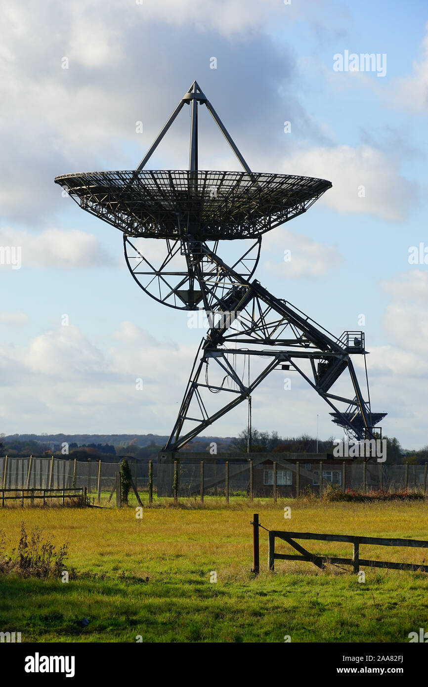 Decomissioned radio telescope dish at Cambridge University's Mullard Observatory Stock Photo