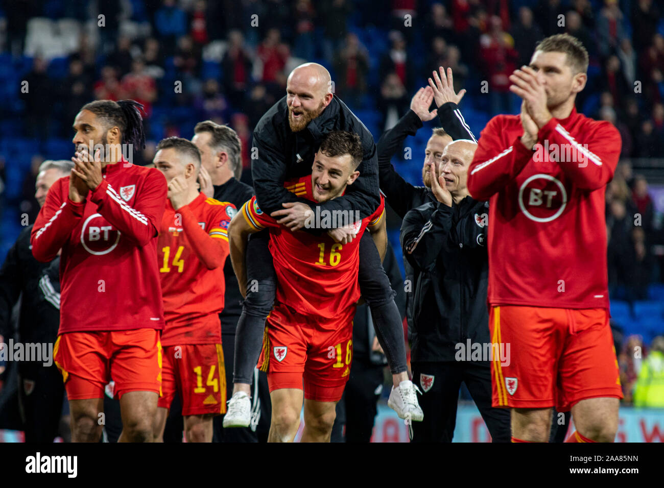 Cardiff, UK. 19th Nov, 2019. Wales players celebrate qualification. UEFA Euro 2020 qualifier group E match, Wales v Hungary at the Cardiff city Stadium in Cardiff, South Wales on Tuesday 19th November 2019. pic by Lewis Mitchell/Andrew Orchard sports photography/Alamy live News EDITORIAL USE ONLY Credit: Andrew Orchard sports photography/Alamy Live News Stock Photo