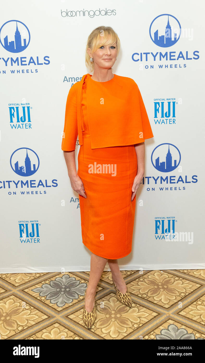 New York, United States. 19th Nov, 2019. Sandra Lee wearing dress by Oscar  de la Renta attends Citymeals On Wheels 33rd Annual Power Lunch For Women  at The Plaza Hotel (Photo by
