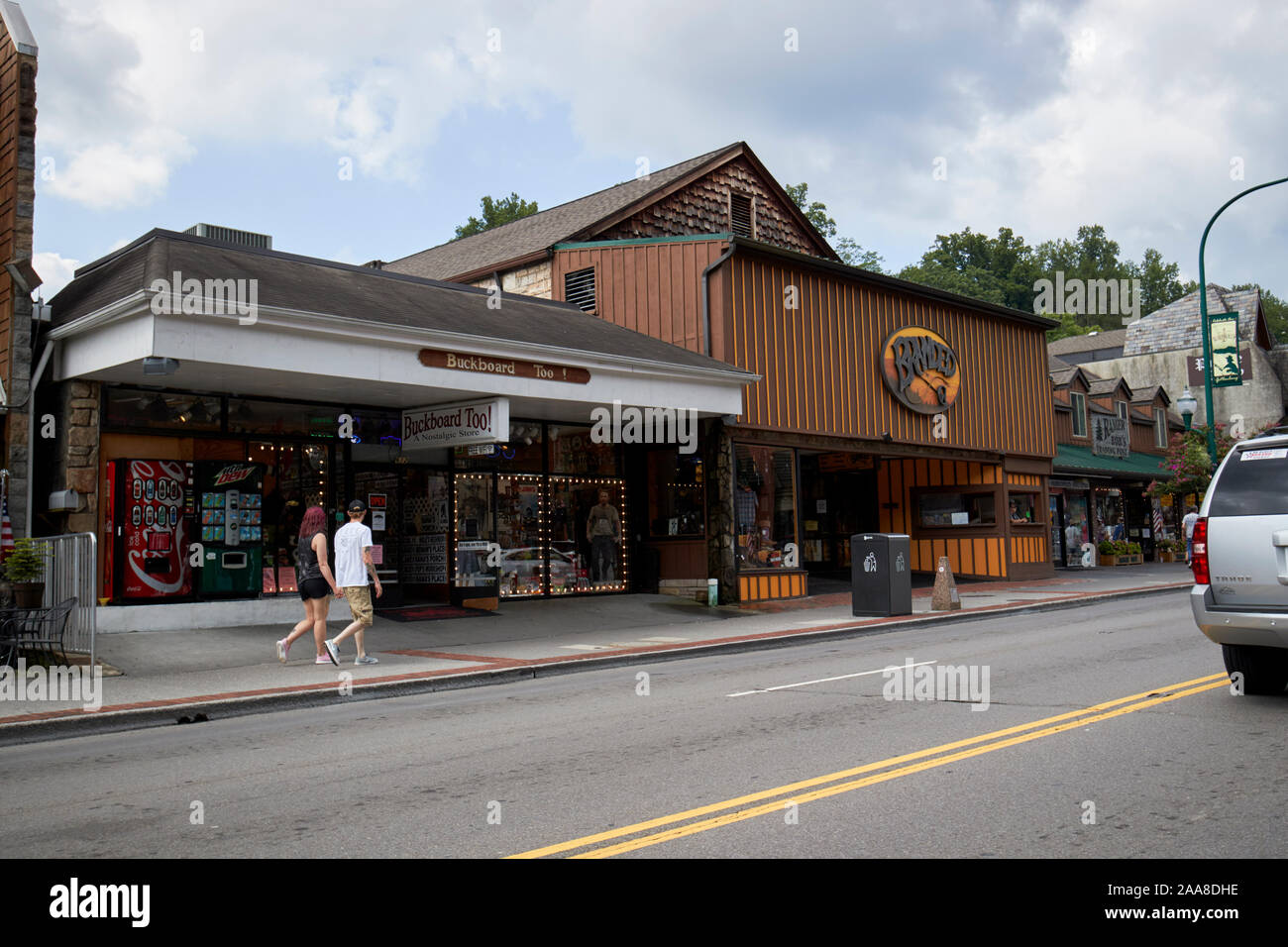stores and shops on us 441 parkway through downtown Gatlinburg