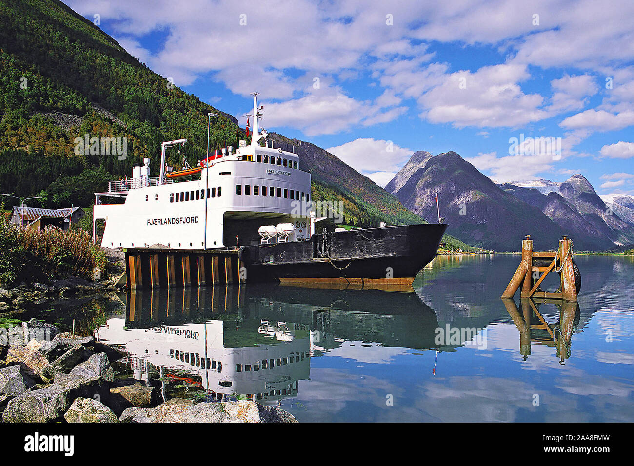 Das Faehrschiff Fjaerlandsfjord in Norwegen, Skandinavien Stock Photo
