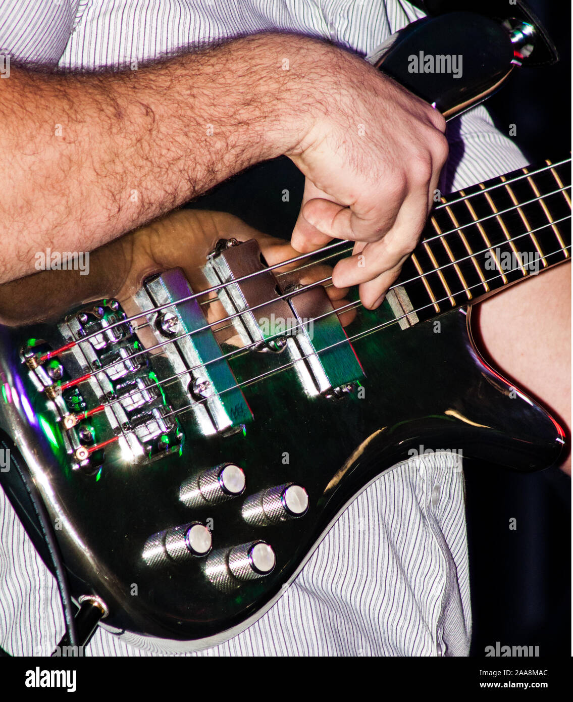 Hairy string hires stock photography and images Alamy