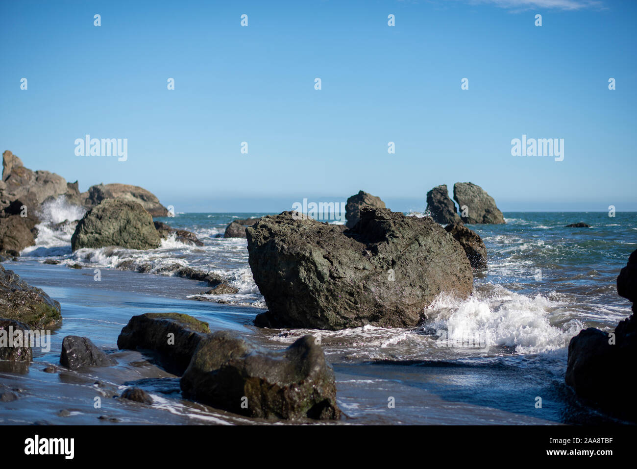 Black Rocks California Black rock formations along the Pacific Ocean California coast Stock ...