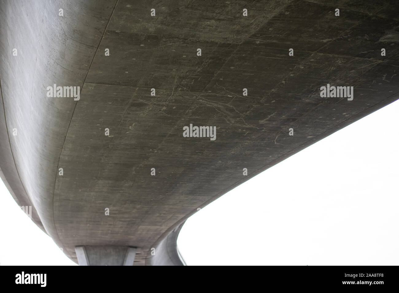 Curved concrete hi-res stock photography and images - Alamy