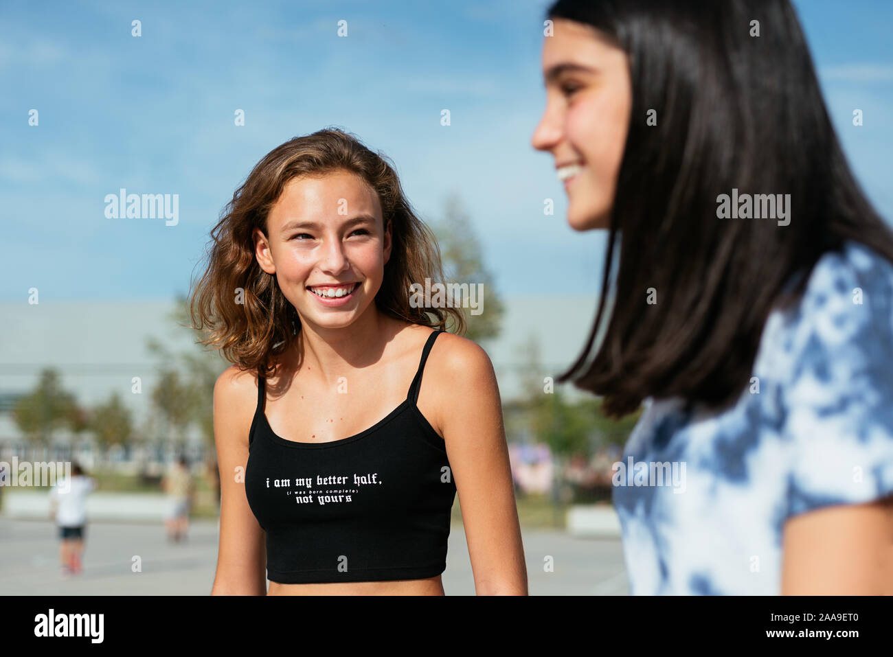 Portrait group teen girls smiling hi-res stock photography and images ...