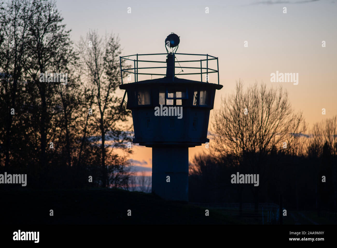 19 November 2019, Saxony-Anhalt, Hötensleben: An observation tower in the border museum Hötensleben. The preserved complex was once part of the inner-German border. Photo: Klaus-Dietmar Gabbert/dpa-Zentralbild/ZB Stock Photo