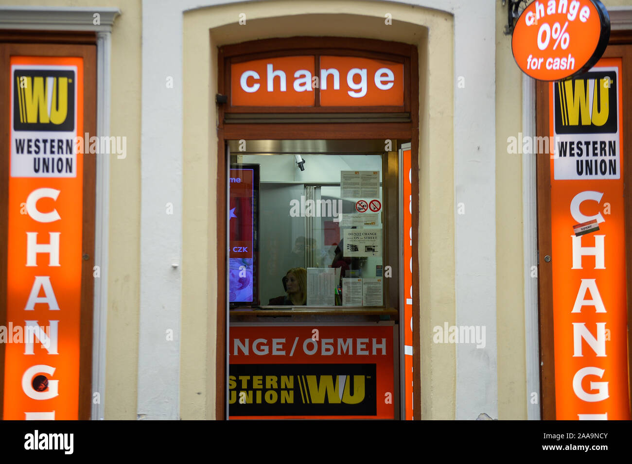 Page 3 - Western Union Logo High Resolution Stock Photography and Images -  Alamy