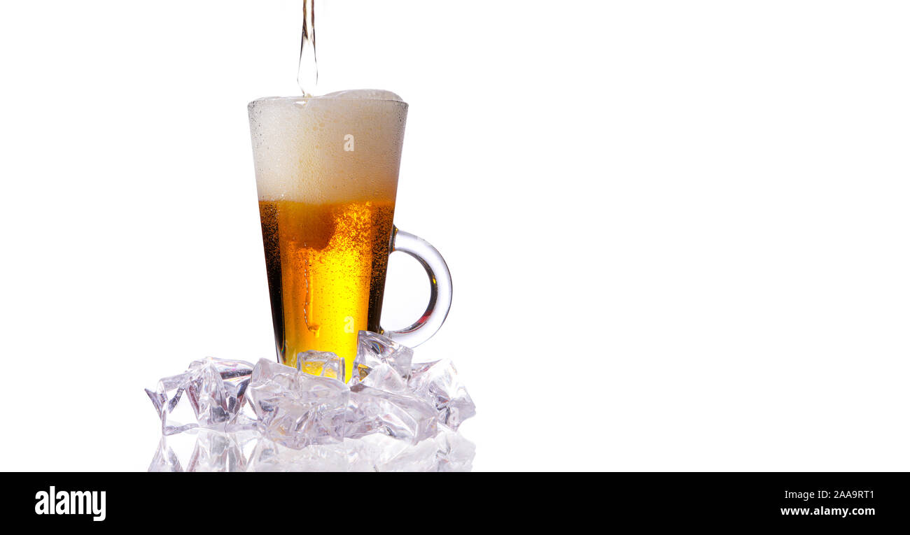 Песня холодное пиво пенится. Холодное пиво со льдом. Пиво Ice Cold. Пиво со льдом в 1939.