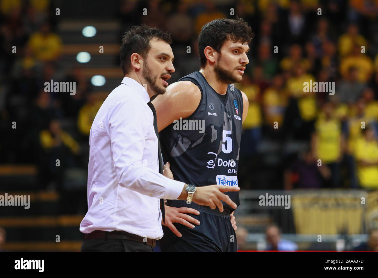 Oldenburg, Italy, 20 Nov 2019, coach aquila basket trento nicola brienza  with #5 alessandro gentile during EWE Baskets Oldenburg vs Aquila Trento -  Basketball EuroCup Championship - Credit: LPS/Michele Morrone/Alamy Live  News