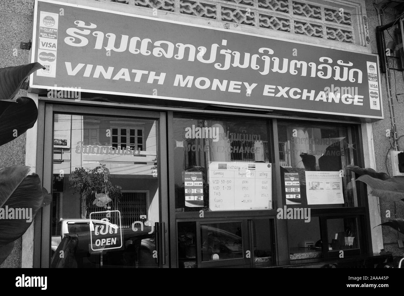 Money exchange and shop Black and White Stock Photos & Images Alamy