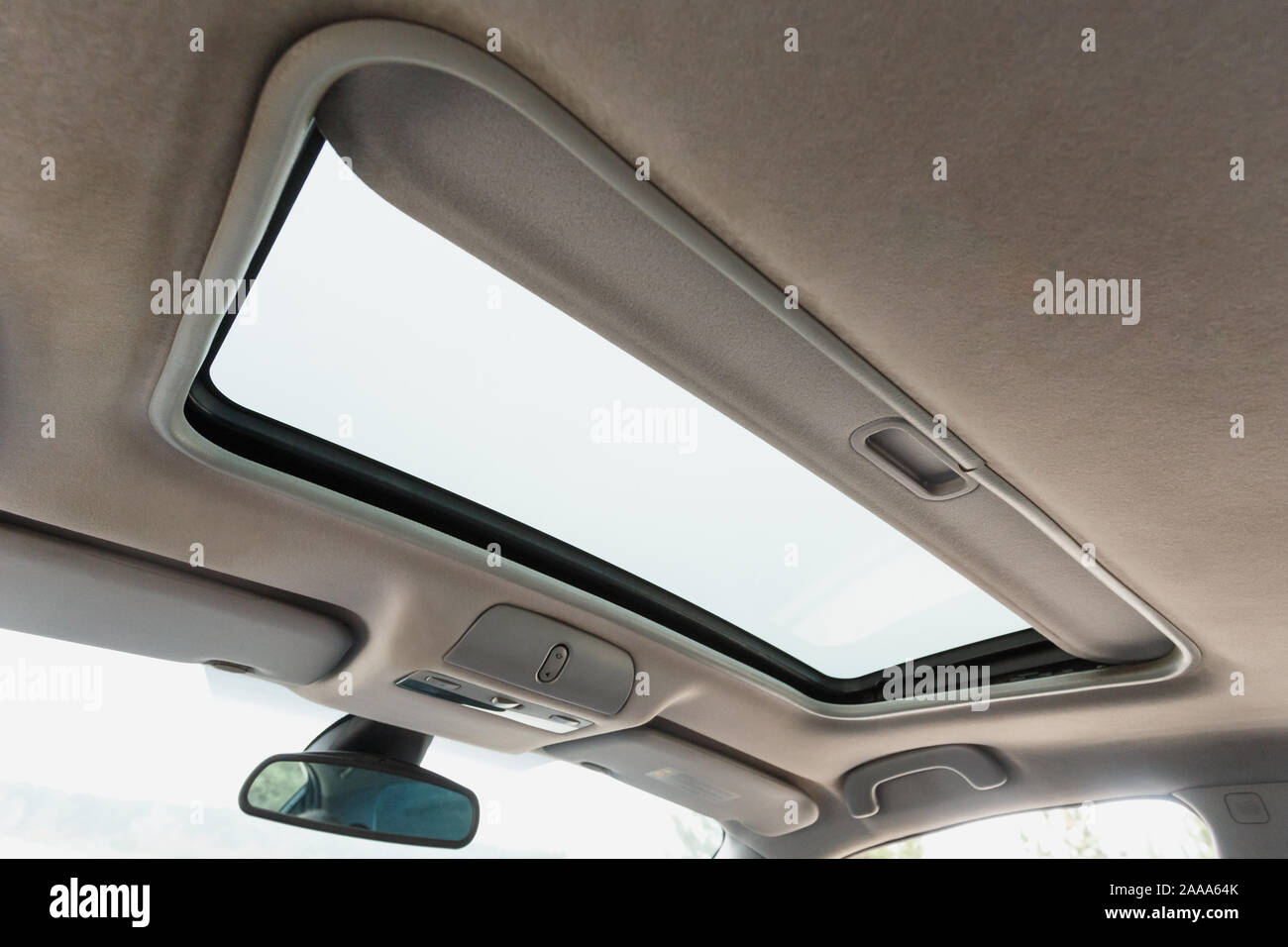 Sunroof opened hires stock photography and images Alamy