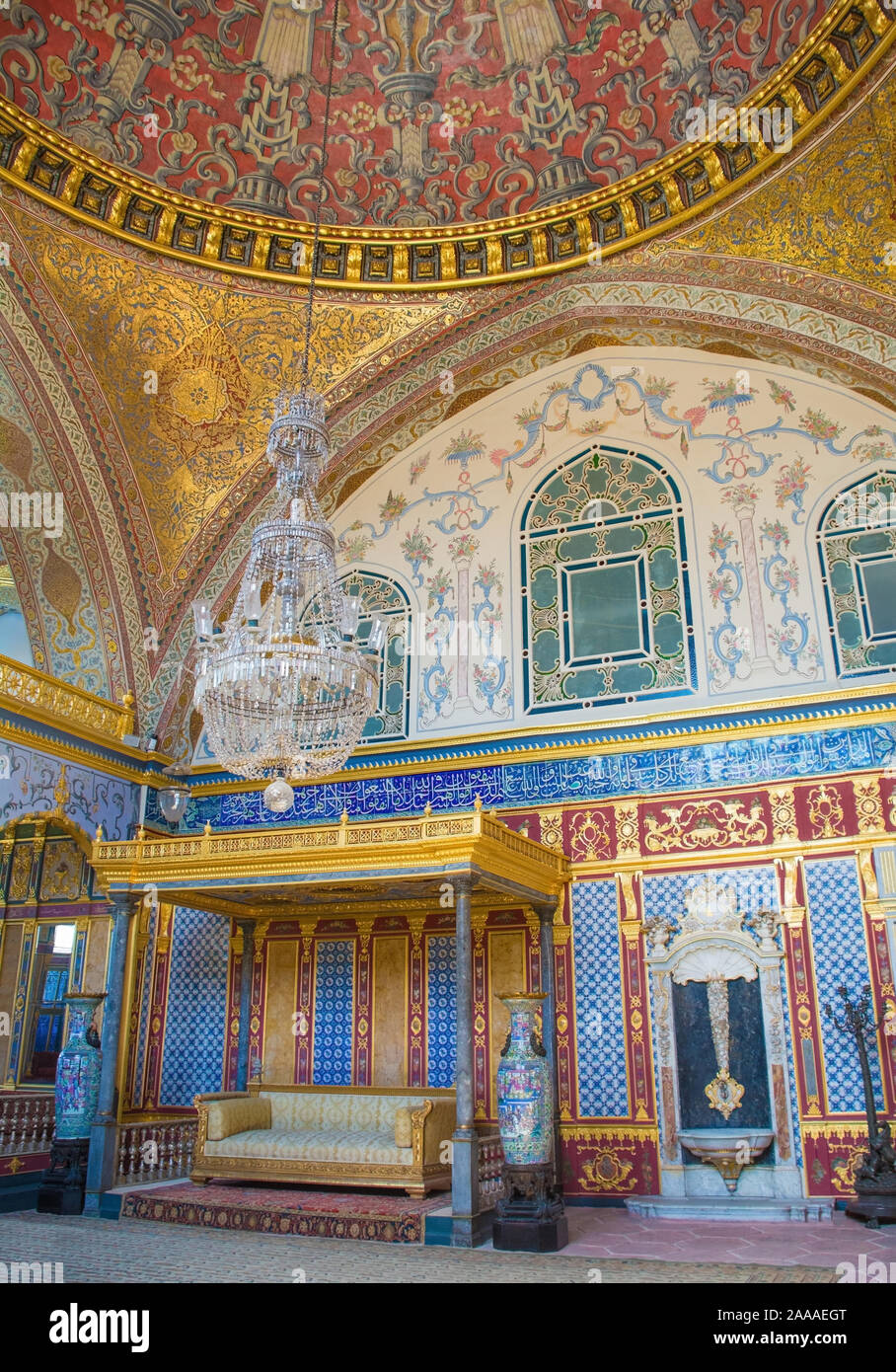 The Imperial Hall in Topkapi Palace Harem in Istanbul, Turkey. Also known as the Imperial Sofa, the Throne Room Within or the Hall of Diversions Stock Photo